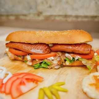 მექსიკური ჰოთ დოგი ღორის ხორცით პურში