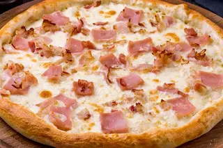 13 Pizza Carbonara (Mediana)