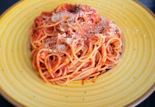 Spaghetti cu sos de rosii si ciuperci (de post)