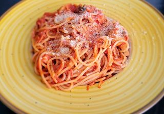 Spaghetti cu sos de rosii si ciuperci (de post)