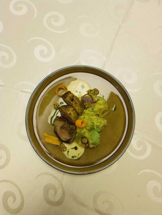 Muschiulet de porc cu sos de mustar si cartofi zdrobiti