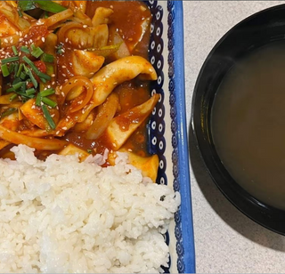 오징어덮밥  Ojing-o deopbab - ostre kalmary