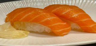 S1 Nigiri salmone - 2 pezzi