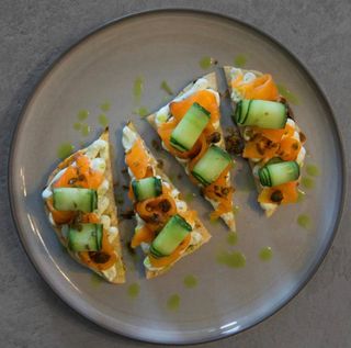 Bruschetta creamcheese somon slab sarat