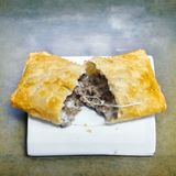 Pastel de feira CARNE CON QUESO (18 cm aprox.)