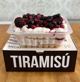 Tiramisú de frutos rojos