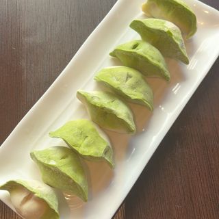 18. Gyozas de cerdo con chucrut