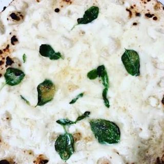 Pizza Margherita bianca