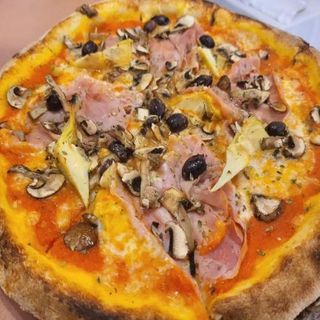 pizza tradicional capricciosa (33 cm.)