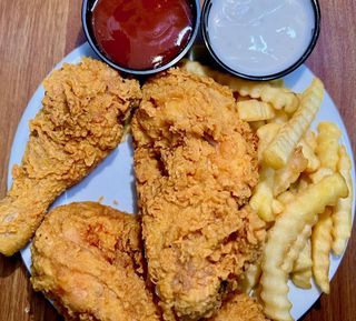 Menú 3 Piezas + Patatas + Bebida