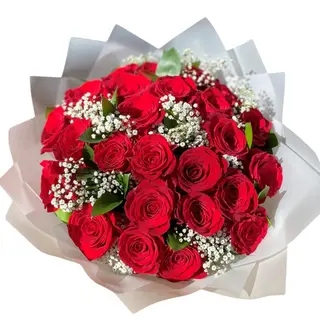 Red Roses Baby Breath