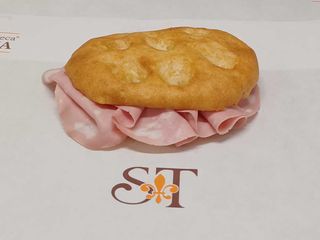 Schiacciata toscana *no glutine* con mortadella