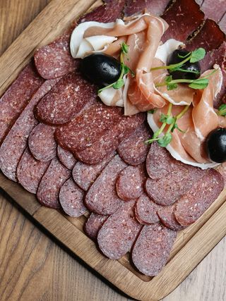 Бастурма, суджук, хамон (140г)