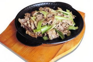 Manzo con funghi e bambù