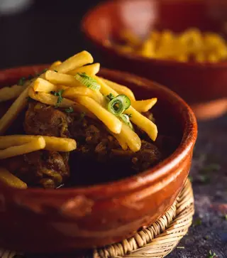 Tajine De Veau Aux Daghmira Avec Frites