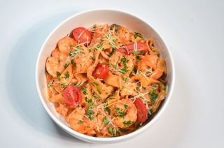 Домашняя паста с креветками
