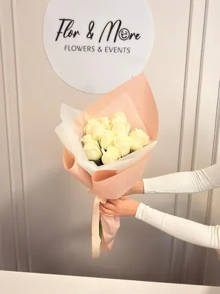 Buchet Flori 11 Sa faci parte din echipa - alb