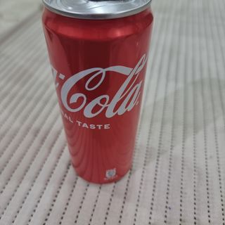 Coca cola lattina
