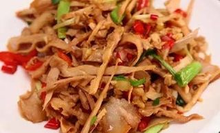 148. Pancetta saltata con bambù essiccato