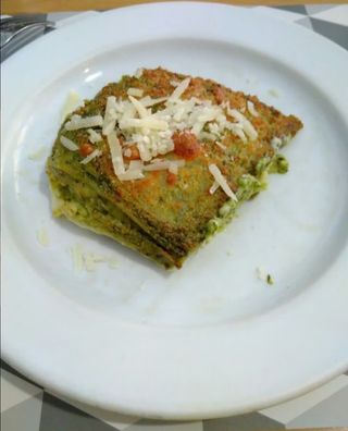 Lasaña al pesto ración