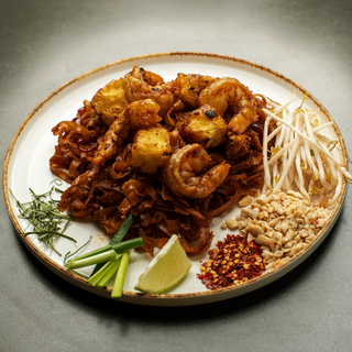 Pad thai z tofu i krewetkami
