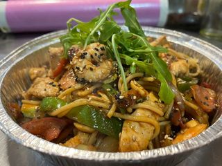 Wok De Pollo Y Gambas