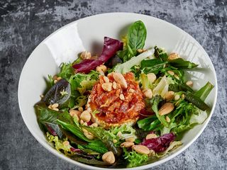 Ensalada de Rulo de cabra y frutos secos