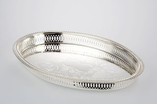 tava argintata ovala