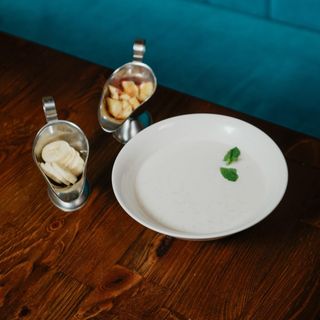 Каша рисовая с яблоком и бананом 