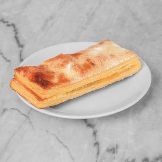 Folhado de doce ovo com gila