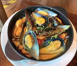 Cazuela de mejillones al curry