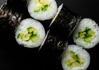 44. Hosomaki De Verdura En Tempura (8 Pzs.)