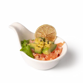 A29. Tartare di salmone con avocado