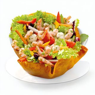 Salată cu creveți și mozzarella