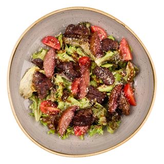 Салат з курячою печінкою, пармезаном та грушею в червоному вині (200г)