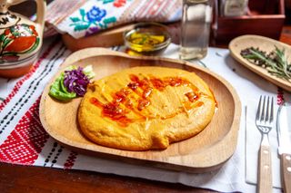 Fasole frecată cu costițe