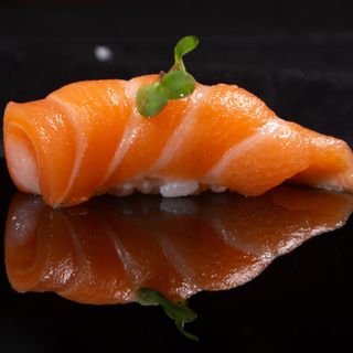 Nigiri de Salmón