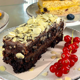 Deliciu vegan cu ciocolata si magiun de prune