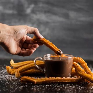 Churros con chocolate (4unidades)  (Delivery)