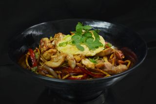 Fried Noodles Chicken (450g)