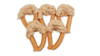 Kadaif u beloj čokoladi sa crunchy lešnikom Churros 5kom