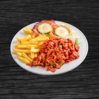 Pollo Con Patatas Y Ensalada