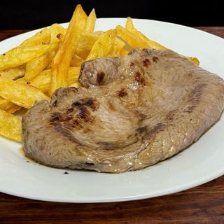 Bistec de Ternera con patatas fritas