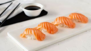 N1 Nigiri con salmone senza glutine