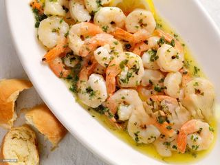 Gamberi al vino bianco e rosmarino