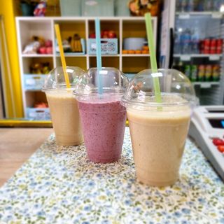 Смути Горски плодове, банан и мляко (300мл)