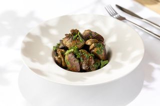 Ficăţei de pui cu usturoi si pătrunjel