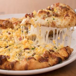 Pizza carbonara