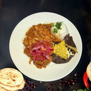 Cochinita Pibil   (4 Tacos)