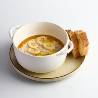 Овсянка с манго и бананом